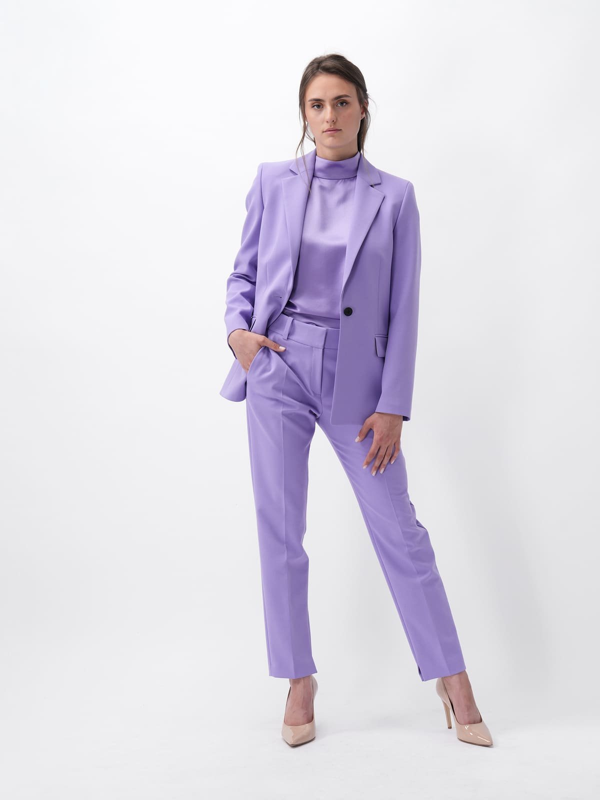 Runway Look — Fliederfarbener Anzug